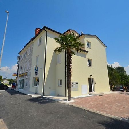 Stella Apartments Новиград Екстериор снимка