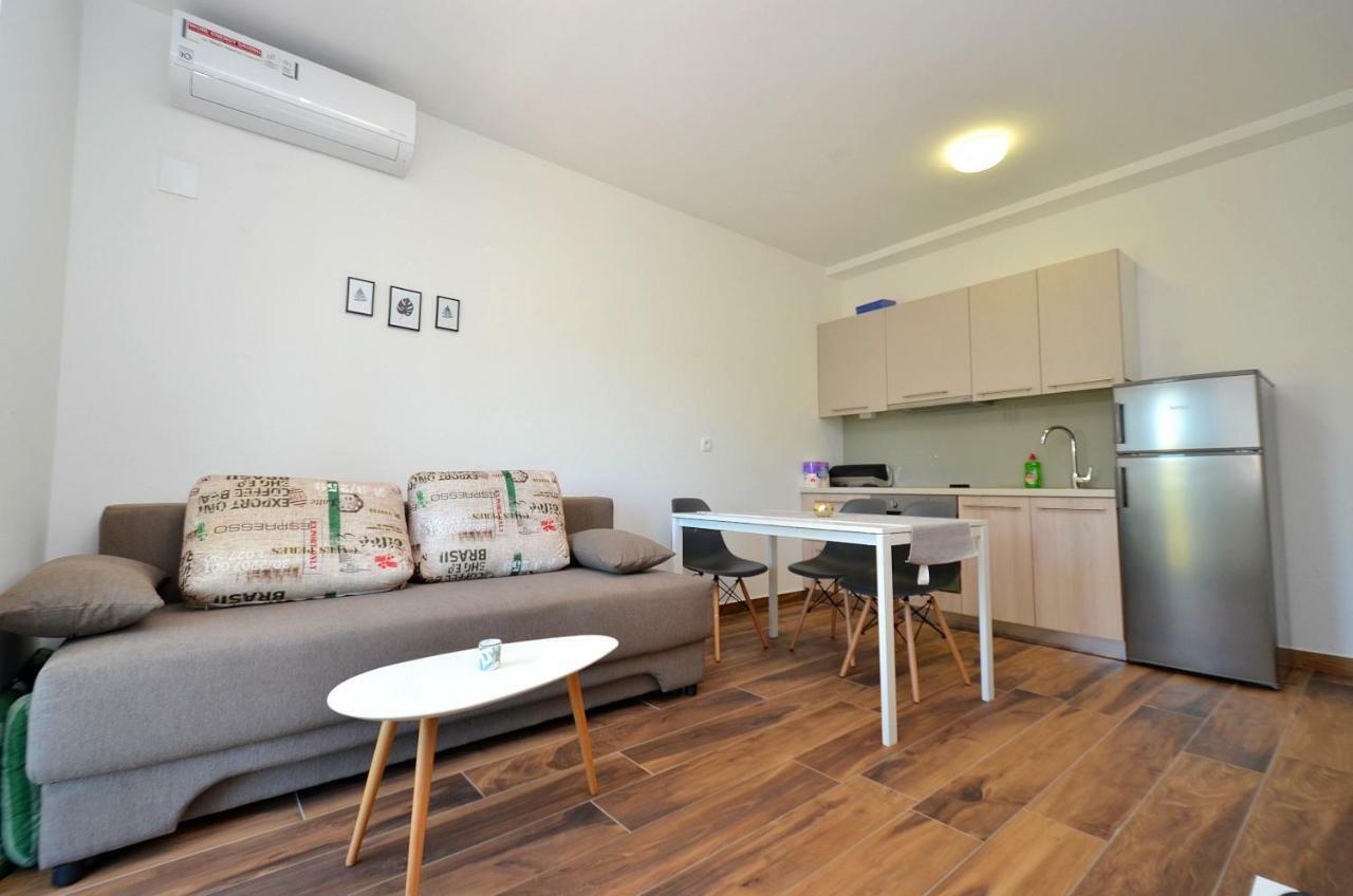 Stella Apartments Новиград Екстериор снимка