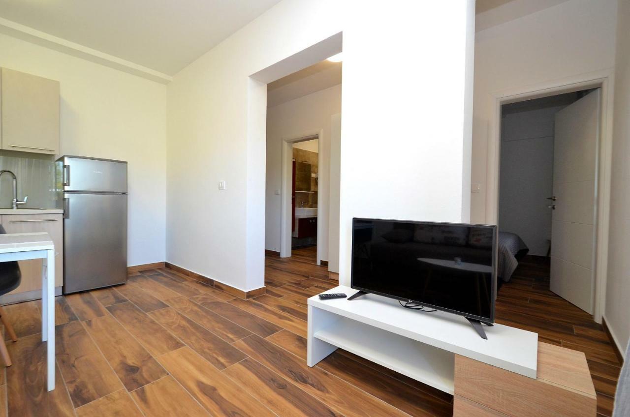 Stella Apartments Новиград Екстериор снимка