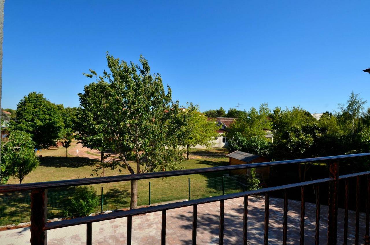 Stella Apartments Новиград Екстериор снимка