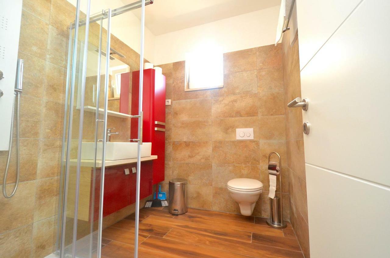 Stella Apartments Новиград Екстериор снимка