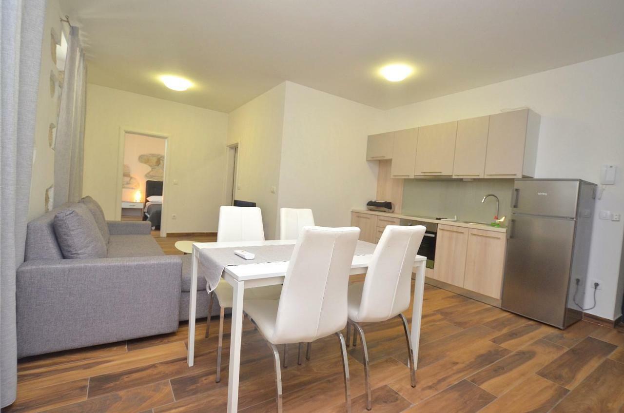 Stella Apartments Новиград Екстериор снимка