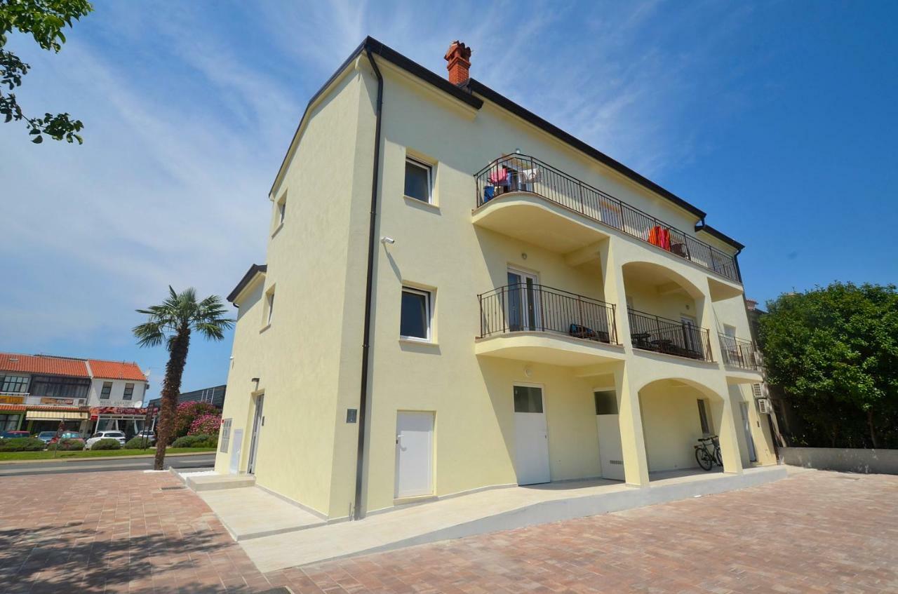 Stella Apartments Новиград Екстериор снимка