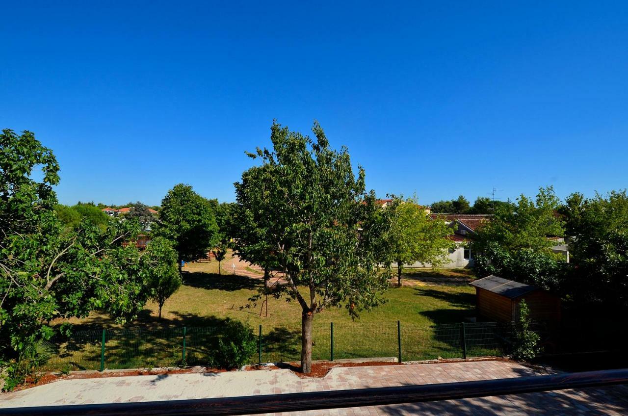 Stella Apartments Новиград Екстериор снимка