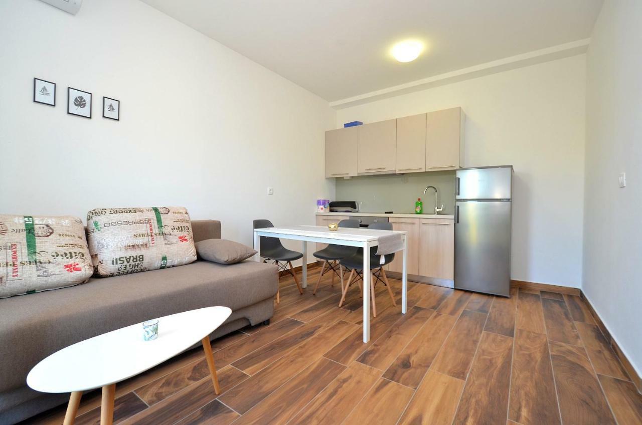 Stella Apartments Новиград Екстериор снимка