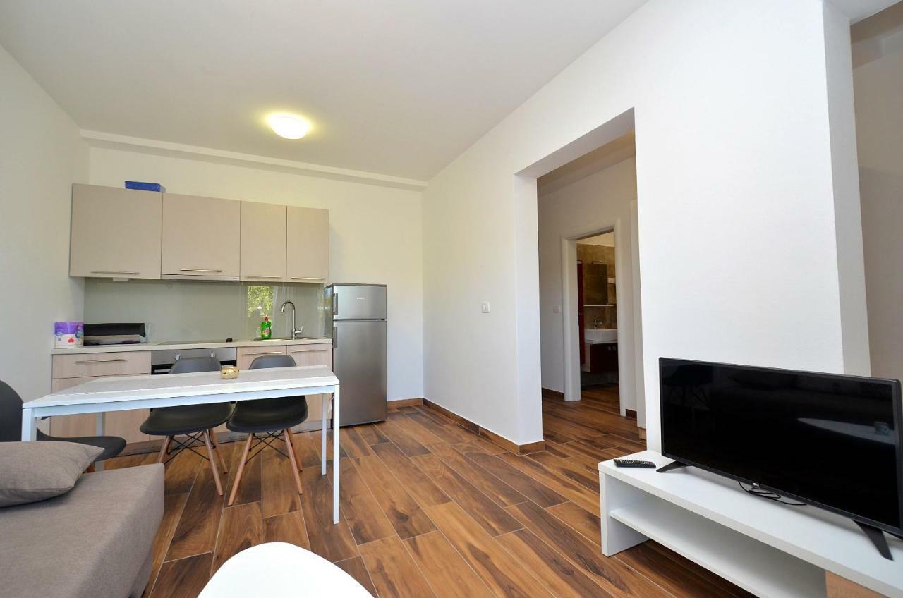 Stella Apartments Новиград Екстериор снимка