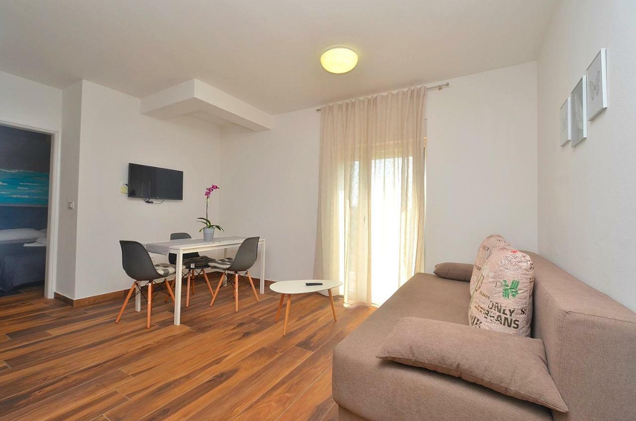Stella Apartments Новиград Екстериор снимка
