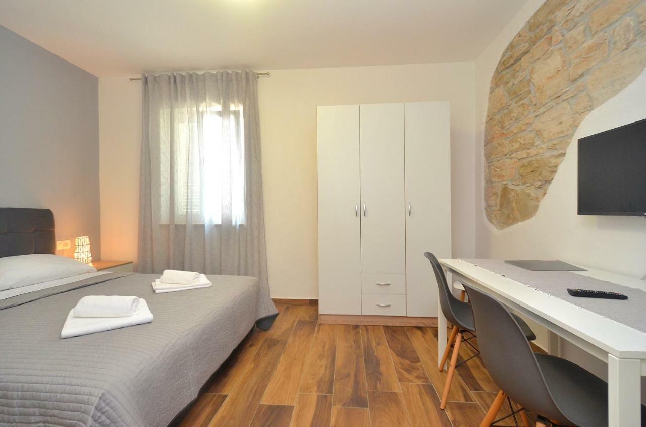 Stella Apartments Новиград Екстериор снимка