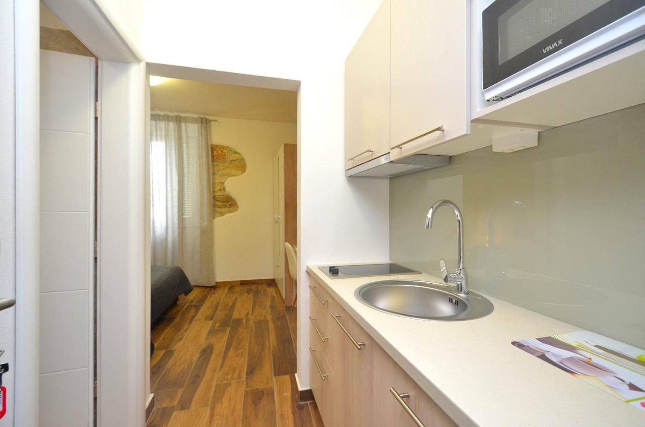 Stella Apartments Новиград Екстериор снимка