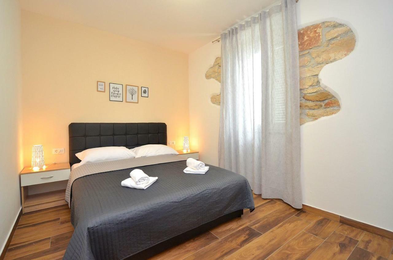 Stella Apartments Новиград Екстериор снимка