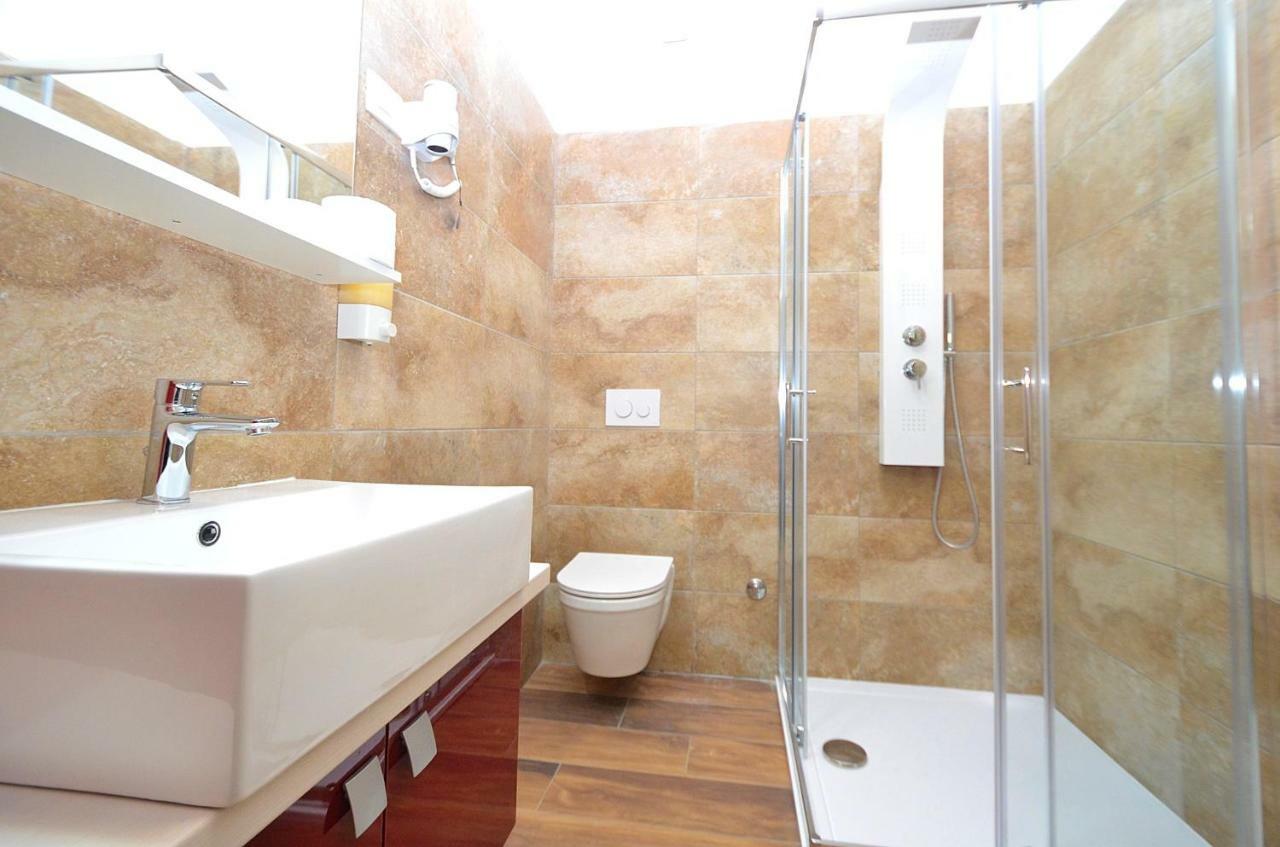 Stella Apartments Новиград Екстериор снимка