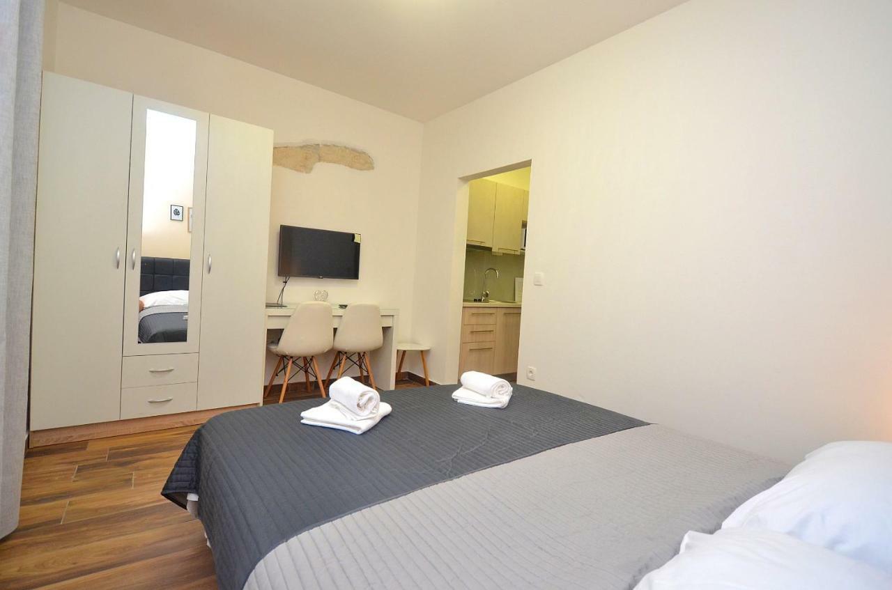 Stella Apartments Новиград Екстериор снимка