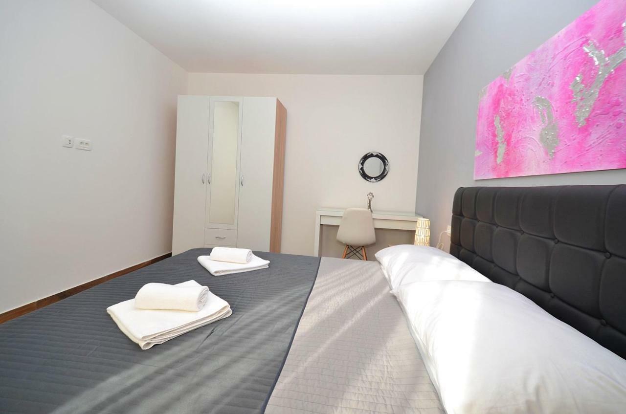 Stella Apartments Новиград Екстериор снимка