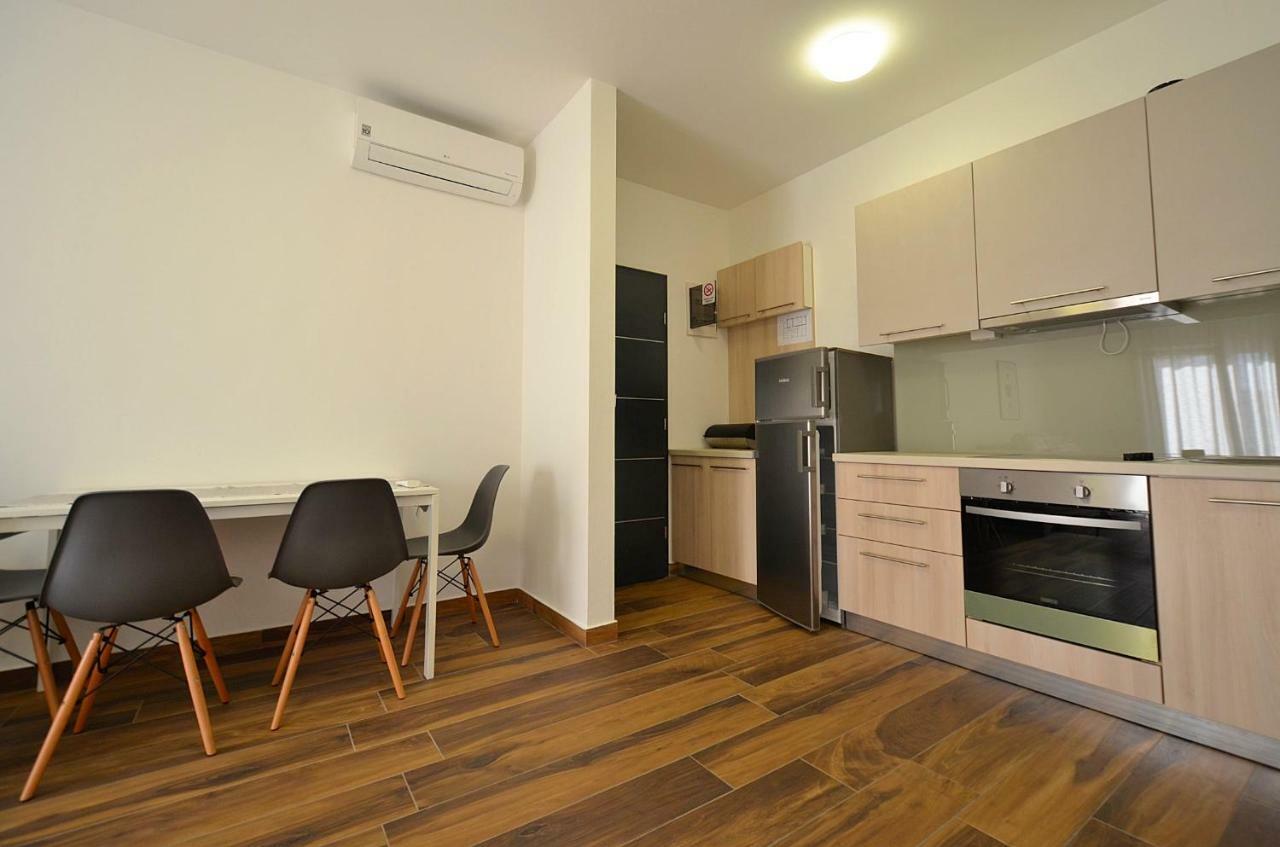 Stella Apartments Новиград Екстериор снимка