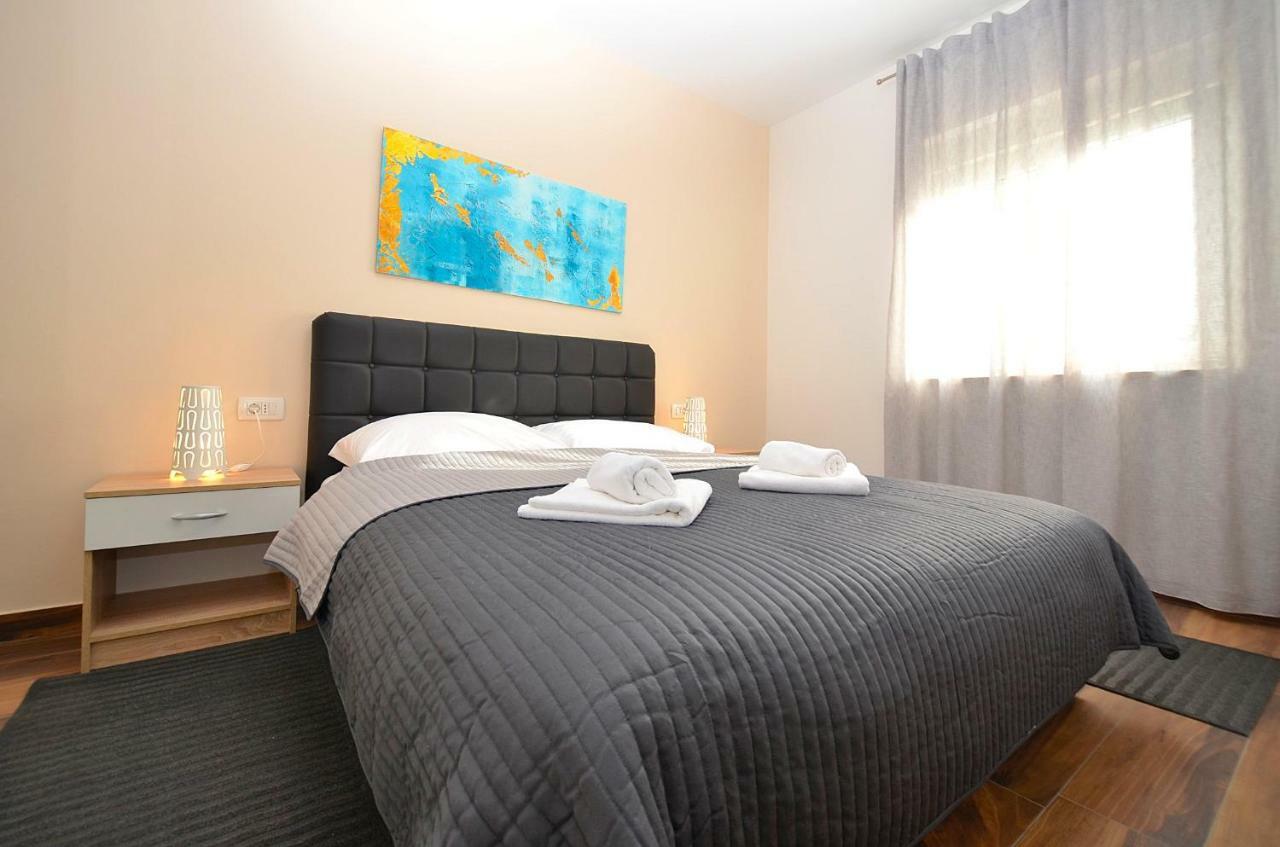 Stella Apartments Новиград Екстериор снимка