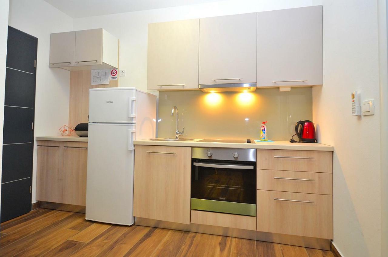 Stella Apartments Новиград Екстериор снимка